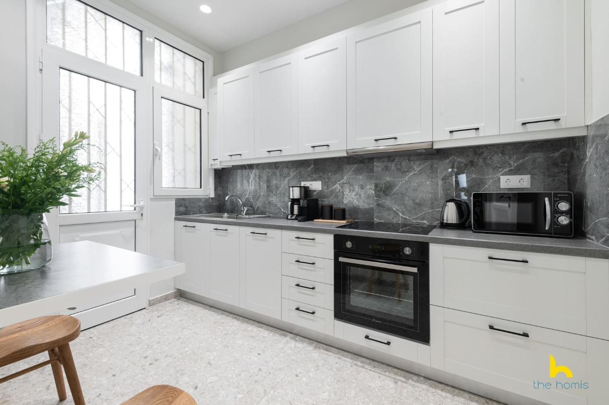 Contemporary 2-Bdr Apt Near Kalimarmaro & Alsos Park! Ateny Zewnętrze zdjęcie
